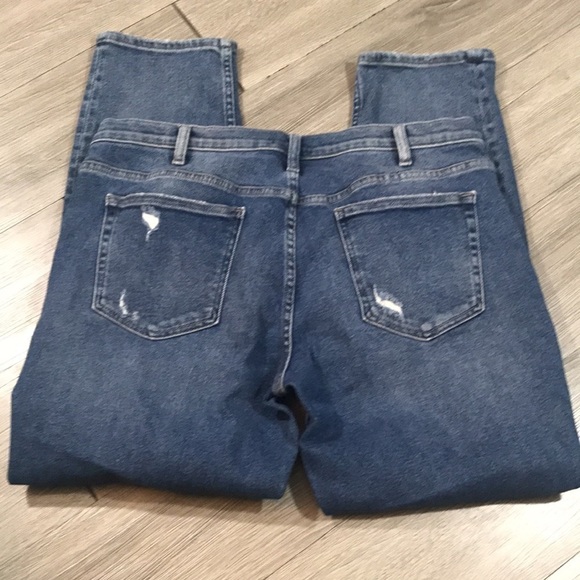 Silver Jeans “Not Your Boyfriends Jeans” Distressed Medium Wash Jeans size 32 - Picture 3 of 11